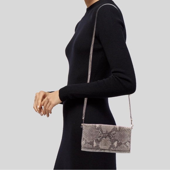 Tory Burch Crossbody Bag
Neutrals SuedeAnimal Print Gold-Tone Hardware. - Picture 3 of 6